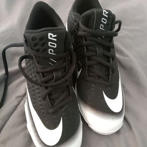 Baseball cleats